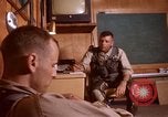 Image US Marine Pilots conversant en Vietnam Da Nang au Vietnam, 1967, de la seconde 5 séquences d'archives historiques vidéo 65675024122