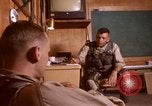 Image US Marine Pilots conversant en Vietnam Da Nang au Vietnam, 1967, de la seconde 11 séquences d'archives historiques vidéo 65675024122