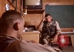 Image US Marine Pilots conversant en Vietnam Da Nang au Vietnam, 1967, de la seconde 15 séquences d'archives historiques vidéo 65675024122