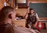 Image US Marine Pilots conversant en Vietnam Da Nang au Vietnam, 1967, de la seconde 19 séquences d'archives historiques vidéo 65675024122