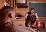 Image US Marine Pilots conversant en Vietnam Da Nang au Vietnam, 1967, de la seconde 26 séquences d'archives historiques vidéo 65675024122
