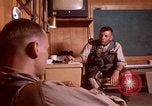 Image US Marine Pilots conversant en Vietnam Da Nang au Vietnam, 1967, de la seconde 35 séquences d'archives historiques vidéo 65675024122