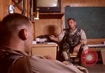 Image US Marine Pilots conversant en Vietnam Da Nang au Vietnam, 1967, de la seconde 37 séquences d'archives historiques vidéo 65675024122