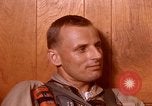 Image US Marine Pilots conversant en Vietnam Da Nang au Vietnam, 1967, de la seconde 45 séquences d'archives historiques vidéo 65675024122