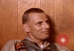 Image US Marine Pilots conversant en Vietnam Da Nang au Vietnam, 1967, de la seconde 48 séquences d'archives historiques vidéo 65675024122