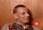 Image US Marine Pilots conversant en Vietnam Da Nang au Vietnam, 1967, de la seconde 52 séquences d'archives historiques vidéo 65675024122