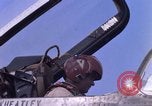 Standbild F-8E CrUSAder Flugzeugen der Marine Squadron Taxi zur Start- und Landebahn Da Nang Vietnam, 1967, aus Sekunde 4 historischem Filmmaterial Videoclip 65675024123