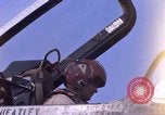 Standbild F-8E CrUSAder Flugzeugen der Marine Squadron Taxi zur Start- und Landebahn Da Nang Vietnam, 1967, aus Sekunde 5 historischem Filmmaterial Videoclip 65675024123