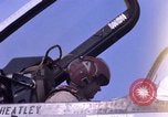 Standbild F-8E CrUSAder Flugzeugen der Marine Squadron Taxi zur Start- und Landebahn Da Nang Vietnam, 1967, aus Sekunde 8 historischem Filmmaterial Videoclip 65675024123