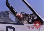 Standbild F-8E CrUSAder Flugzeugen der Marine Squadron Taxi zur Start- und Landebahn Da Nang Vietnam, 1967, aus Sekunde 15 historischem Filmmaterial Videoclip 65675024123