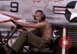 Standbild F-8E CrUSAder Flugzeugen der Marine Squadron Taxi zur Start- und Landebahn Da Nang Vietnam, 1967, aus Sekunde 22 historischem Filmmaterial Videoclip 65675024123