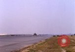 Standbild verschiedene US-Kampfflugzeuge in Betrieb am Flugplatz Da Nang Vietnam, 1967, aus Sekunde 18 historischem Filmmaterial Videoclip 65675024124