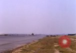 Standbild verschiedene US-Kampfflugzeuge in Betrieb am Flugplatz Da Nang Vietnam, 1967, aus Sekunde 20 historischem Filmmaterial Videoclip 65675024124