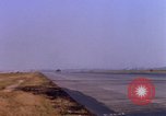 Standbild verschiedene US-Kampfflugzeuge in Betrieb am Flugplatz Da Nang Vietnam, 1967, aus Sekunde 21 historischem Filmmaterial Videoclip 65675024124