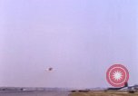 Standbild verschiedene US-Kampfflugzeuge in Betrieb am Flugplatz Da Nang Vietnam, 1967, aus Sekunde 30 historischem Filmmaterial Videoclip 65675024124