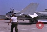 Standbild US Marine Corps F-8E CrUSAder Flugzeuge nehmen sie auf einer Mission Da Nang Vietnam, 1967, aus Sekunde 8 historischem Filmmaterial Videoclip 65675024125
