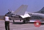 Standbild US Marine Corps F-8E CrUSAder Flugzeuge nehmen sie auf einer Mission Da Nang Vietnam, 1967, aus Sekunde 9 historischem Filmmaterial Videoclip 65675024125