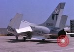 Standbild US Marine Corps F-8E CrUSAder Flugzeuge nehmen sie auf einer Mission Da Nang Vietnam, 1967, aus Sekunde 12 historischem Filmmaterial Videoclip 65675024125