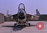 Standbild US Marine Corps F-8E CrUSAder Flugzeuge nehmen sie auf einer Mission Da Nang Vietnam, 1967, aus Sekunde 17 historischem Filmmaterial Videoclip 65675024125