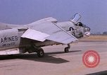 Standbild US Marine Corps F-8E CrUSAder Flugzeuge nehmen sie auf einer Mission Da Nang Vietnam, 1967, aus Sekunde 30 historischem Filmmaterial Videoclip 65675024125
