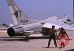Standbild US Marine Corps F-8E CrUSAder Flugzeuge nehmen sie auf einer Mission Da Nang Vietnam, 1967, aus Sekunde 34 historischem Filmmaterial Videoclip 65675024125