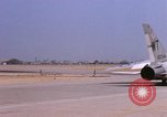 Standbild US Marine Corps F-8E CrUSAder Flugzeuge nehmen sie auf einer Mission Da Nang Vietnam, 1967, aus Sekunde 40 historischem Filmmaterial Videoclip 65675024125