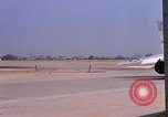 Standbild US Marine Corps F-8E CrUSAder Flugzeuge nehmen sie auf einer Mission Da Nang Vietnam, 1967, aus Sekunde 41 historischem Filmmaterial Videoclip 65675024125