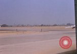 Standbild US Marine Corps F-8E CrUSAder Flugzeuge nehmen sie auf einer Mission Da Nang Vietnam, 1967, aus Sekunde 43 historischem Filmmaterial Videoclip 65675024125