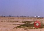 Standbild US Marine Corps F-8E CrUSAder Flugzeuge nehmen sie auf einer Mission Da Nang Vietnam, 1967, aus Sekunde 57 historischem Filmmaterial Videoclip 65675024125