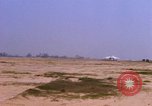 Standbild US Marine Corps F-8E CrUSAder Flugzeuge nehmen sie auf einer Mission Da Nang Vietnam, 1967, aus Sekunde 58 historischem Filmmaterial Videoclip 65675024125