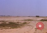 Standbild US Marine Corps F-8E CrUSAder Flugzeuge nehmen sie auf einer Mission Da Nang Vietnam, 1967, aus Sekunde 61 historischem Filmmaterial Videoclip 65675024125