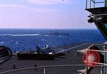 Standbild USS John F Kennedy Mittelmeer, 1969, aus Sekunde 12 historischem Filmmaterial Videoclip 65675024127