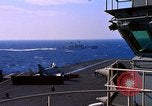 Standbild USS John F Kennedy Mittelmeer, 1969, aus Sekunde 16 historischem Filmmaterial Videoclip 65675024127