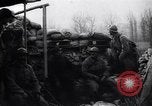 Immagine di Trincee francese nelle linee del fronte Francia, 1918, secondo 30 filmato di repertorio 65675024139