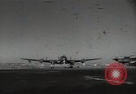 Immagine di Dignitario arriva in aeroporto America Latina, 1954, secondo 3 filmato di repertorio 65675024180
