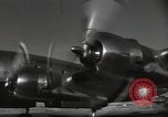 Immagine di Dignitario arriva in aeroporto America Latina, 1954, secondo 10 filmato di repertorio 65675024180