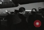 Immagine di Dignitario arriva in aeroporto America Latina, 1954, secondo 21 filmato di repertorio 65675024180