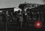 Immagine di Dignitario arriva in aeroporto America Latina, 1954, secondo 29 filmato di repertorio 65675024180