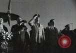 Immagine di Dignitario arriva in aeroporto America Latina, 1954, secondo 32 filmato di repertorio 65675024180