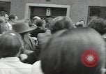 Image protestataires Berlin Allemagne de l'Ouest, 1954, de la seconde 28 séquences d'archives historiques vidéo 65675024236