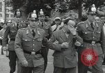 Image protestataires Berlin Allemagne de l'Ouest, 1954, de la seconde 45 séquences d'archives historiques vidéo 65675024236