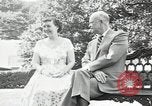 Standbild Präsident und Frau Eisenhower Washington DC USA, 1953, aus Sekunde 34 historischem Filmmaterial Videoclip 65675024247