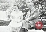 Standbild Präsident und Frau Eisenhower Washington DC USA, 1953, aus Sekunde 35 historischem Filmmaterial Videoclip 65675024247