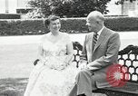 Standbild Präsident und Frau Eisenhower Washington DC USA, 1953, aus Sekunde 41 historischem Filmmaterial Videoclip 65675024247