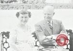 Standbild Präsident und Frau Eisenhower Washington DC USA, 1953, aus Sekunde 49 historischem Filmmaterial Videoclip 65675024247