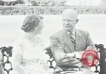 Standbild Präsident und Frau Eisenhower Washington DC USA, 1953, aus Sekunde 54 historischem Filmmaterial Videoclip 65675024247