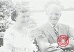 Standbild Präsident und Frau Eisenhower Washington DC USA, 1953, aus Sekunde 56 historischem Filmmaterial Videoclip 65675024247