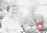 Standbild Präsident und Frau Eisenhower Washington DC USA, 1953, aus Sekunde 57 historischem Filmmaterial Videoclip 65675024247