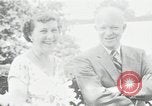 Standbild Präsident und Frau Eisenhower Washington DC USA, 1953, aus Sekunde 58 historischem Filmmaterial Videoclip 65675024247