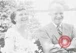 Standbild Präsident und Frau Eisenhower Washington DC USA, 1953, aus Sekunde 59 historischem Filmmaterial Videoclip 65675024247